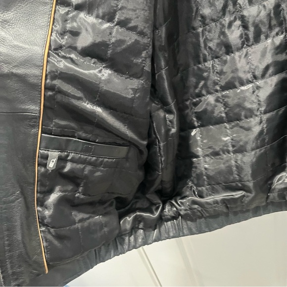 St. John's Bay Black Leather Bomber Jacket Genuine Leather Full Zip Pockets XXL - Picture 7 of 10